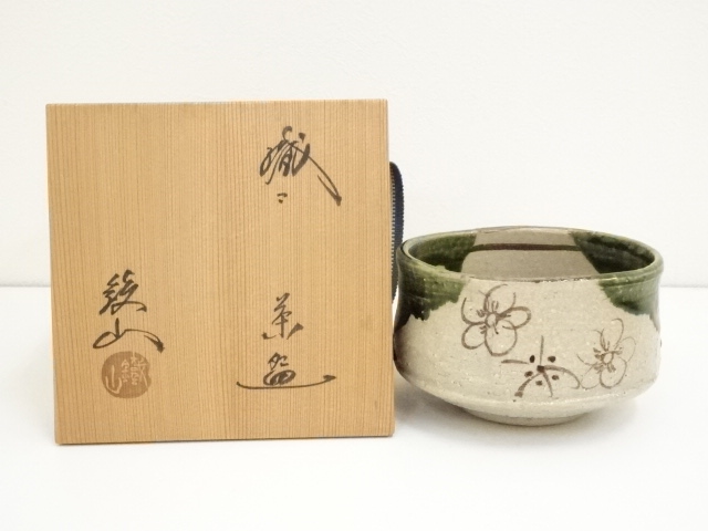 JAPANESE TEA CEREMONY / ORIBE TEA BOWL CHAWAN BY TETSUZAN MATSUMOTO 